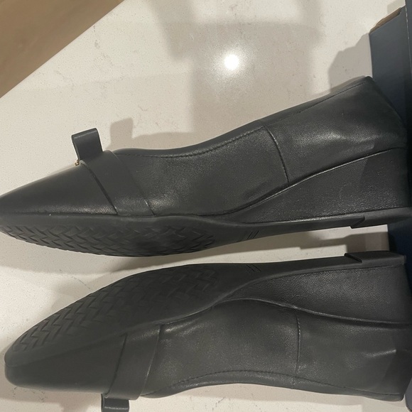 Coke Haan Black Wedges - Size 7.5 - Picture 2 of 4